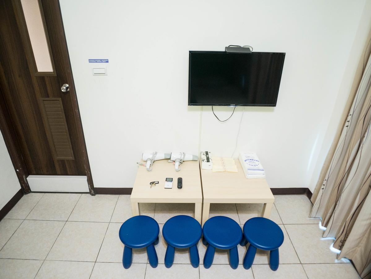 Feng Chia House Hostel Taichung Exterior photo